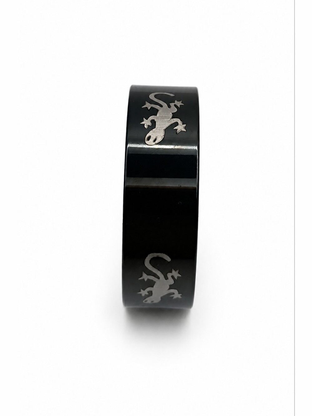 Stainless Steel Black Ring with Silver Lizard Design U.S Size 10.25
